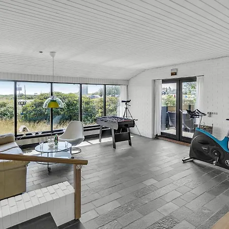 Gorgeous In With Kitchen Holiday home